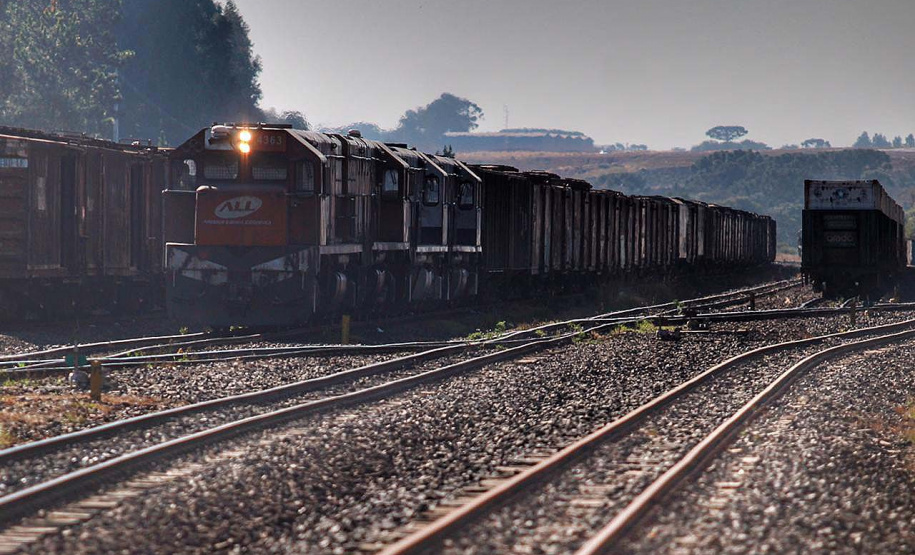 Técnicos do Estado e da União sobrevoam o Centro-Sul para estudos do impacto ambiental da Nova Ferroeste . Foto: Alessandro Vieira/AEN