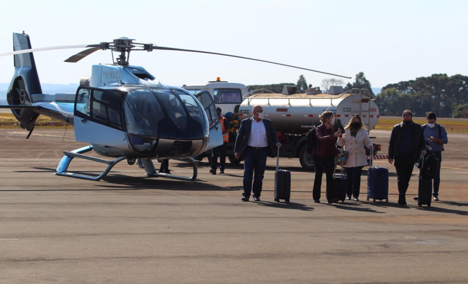 Ibama e Funai visitam os Campos Gerais para conhecer o traçado da Nova Ferroeste. Os técnicos sobrevoaram a Terra Indígena em Nova Laranjeiras.
Foto Alessandro Vieira