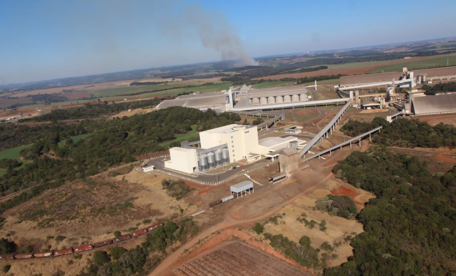 Ibama e Funai visitam os Campos Gerais para conhecer o traçado da Nova Ferroeste. Os técnicos sobrevoaram a Terra Indígena em Nova Laranjeiras.
Foto Alessandro Vieira
