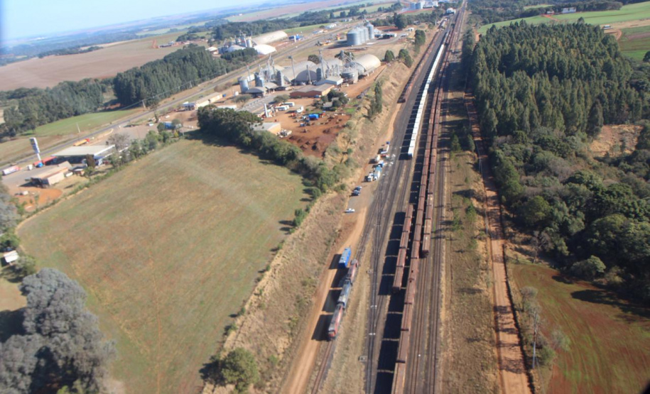 Ibama e Funai visitam os Campos Gerais para conhecer o traçado da Nova Ferroeste. Os técnicos sobrevoaram a Terra Indígena em Nova Laranjeiras.
Foto Alessandro Vieira