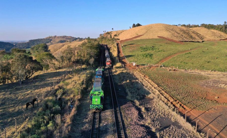 Ibama e Funai visitam os Campos Gerais para conhecer o traçado da Nova Ferroeste. Os técnicos sobrevoaram a Terra Indígena em Nova Laranjeiras. Foto Alessandro Vieira