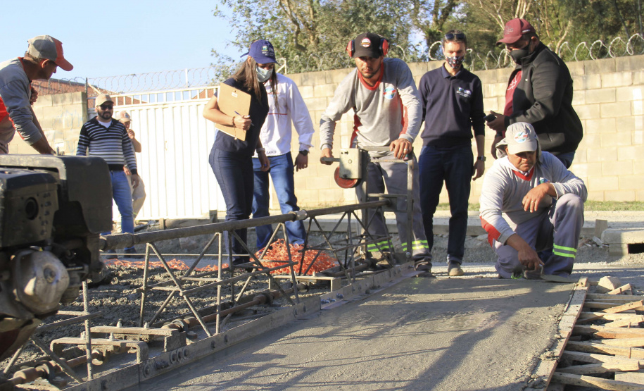 O secretário estadual do Desenvolvimento Urbano e de Obras Públicas, João Carlos Ortega, vistoria obras no município de Fazenda Rio Grande  -  Curitiba, 08/07/2021  -  Foto: Gustavo Pontes