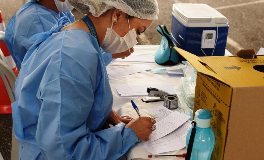 O Paraná irá ampliar a vacinação contra a gripe em todo o Estado, até esgotarem as doses disponíveis. A imunização está aberta para população em geral acima de seis meses de idade. -  Curitiba, 09/07/2021  -  Foto: Américo Antonio/SESA