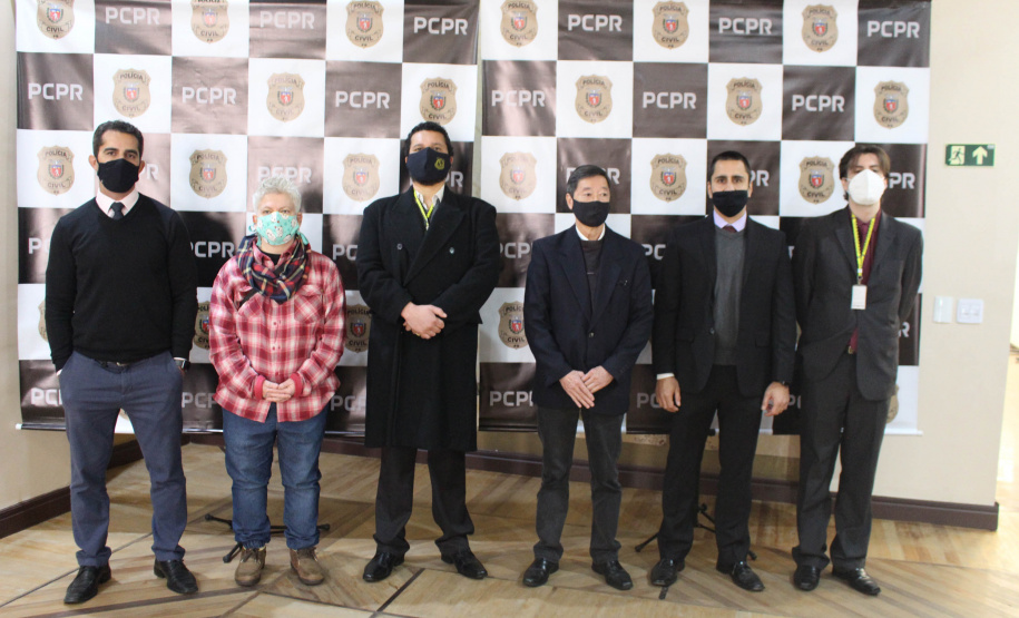 Uma força-tarefa envolvendo a Polícia Civil do Paraná (PCPR), a Agência Nacional do Petróleo, Gás Natural e Biocombustíveis (ANP), o Departamento Estadual de Proteção e Defesa do Consumidor (Procon), o Instituto de Pesos e Medidas (Ipem) e o Instituto de Criminalística da Polícia Científica, participou de uma ação nacional para fiscalizar 300 postos de combustíveis no Paraná. - Curitiba, 09/07/2021 - Foto: SESP-PR