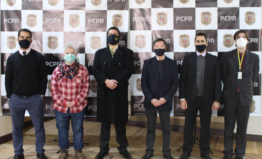 Uma força-tarefa envolvendo a Polícia Civil do Paraná (PCPR), a Agência Nacional do Petróleo, Gás Natural e Biocombustíveis (ANP), o Departamento Estadual de Proteção e Defesa do Consumidor (Procon), o Instituto de Pesos e Medidas (Ipem) e o Instituto de Criminalística da Polícia Científica, participou de uma ação nacional para fiscalizar 300 postos de combustíveis no Paraná. - Curitiba, 09/07/2021 - Foto: SESP-PR