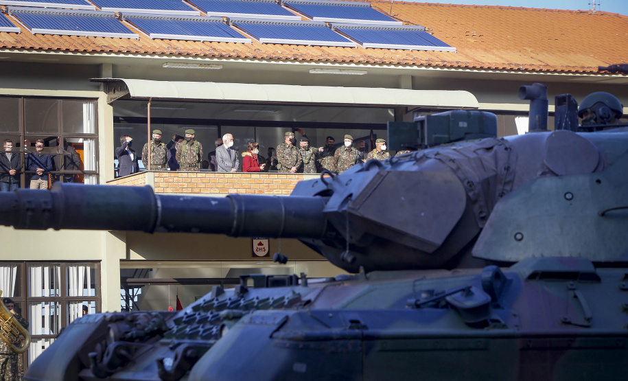 “O Paraná tem o melhor projeto para o Exército”, diz governador sobre Escola de Sargentos

Foto: Gilson Abreu/AEN