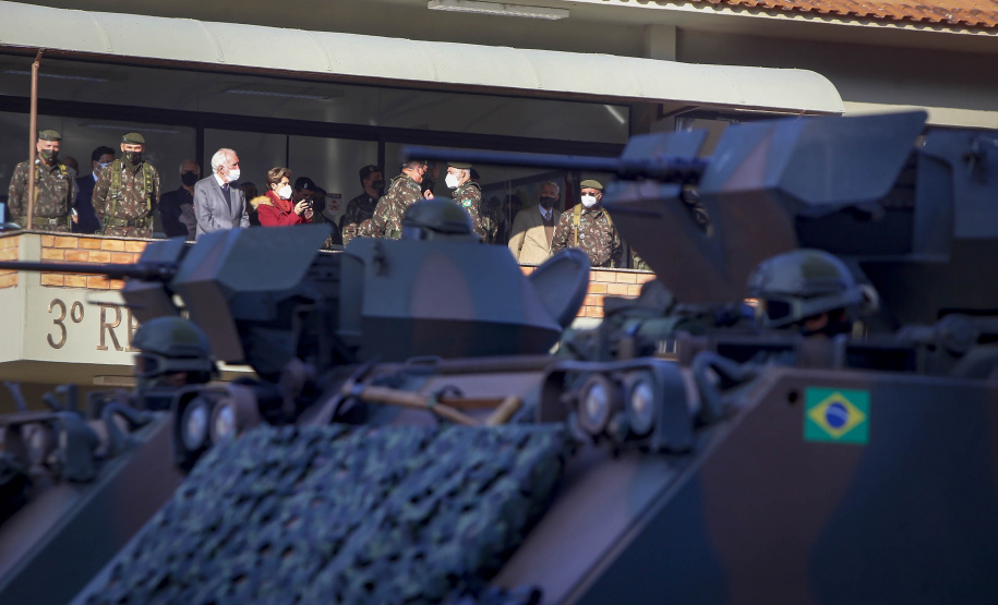 “O Paraná tem o melhor projeto para o Exército”, diz governador sobre Escola de Sargentos

Foto: Gilson Abreu/AEN