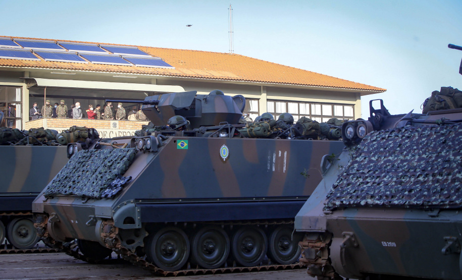 “O Paraná tem o melhor projeto para o Exército”, diz governador sobre Escola de Sargentos

Foto: Gilson Abreu/AEN