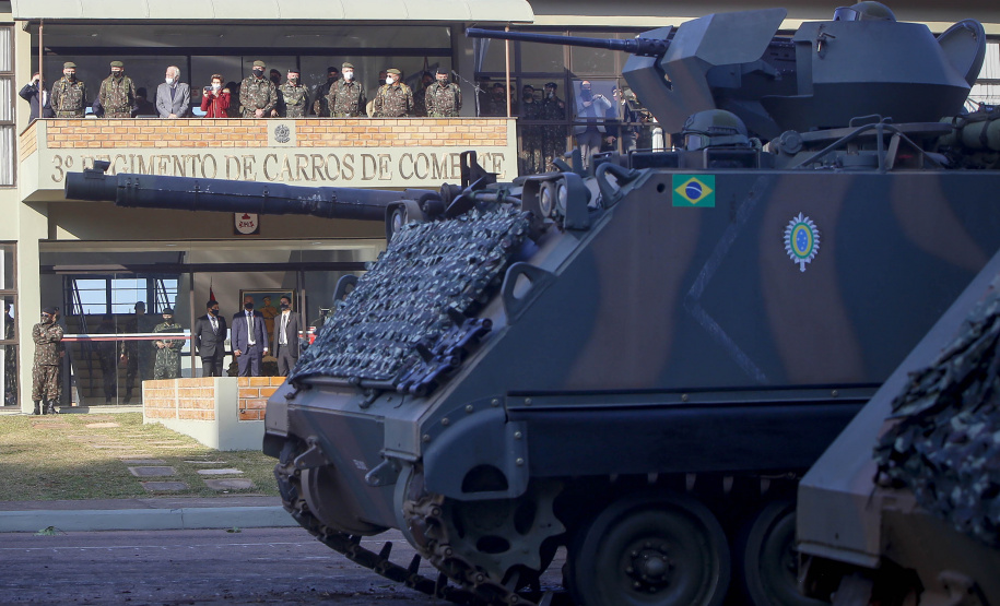 “O Paraná tem o melhor projeto para o Exército”, diz governador sobre Escola de Sargentos

Foto: Gilson Abreu/AEN
