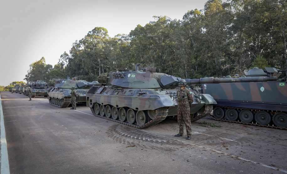 “O Paraná tem o melhor projeto para o Exército”, diz governador sobre Escola de Sargentos

Foto: Gilson Abreu/AEN