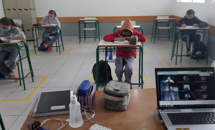 Professores e estudantes da rede estadual de ensino entram em recesso escolar nesta segunda-feira (12), conforme o calendário escolar de 2021. Os professores retornam para Estudo e Planejamento nos dias 19 e 20 de julho e os alunos voltam às aulas no dia 21, uma quarta-feira.  -  Foto: SEED