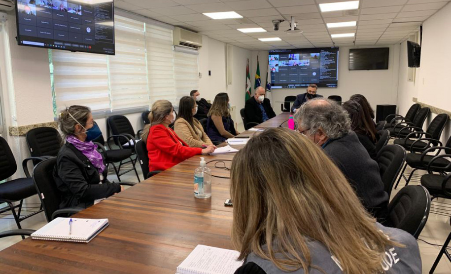 A Secretaria da Saúde do Paraná iniciou hoje (09) o trabalho de investigação ampliada de casos da variante Delta com a participação de uma equipe do Programa de Treinamento em Epidemiologia Aplicada aos Serviços do Sistema Único de Saúde (EpiSUS), do Ministério da Saúde  -  Curitiba, 09/07/2021   -  Foto: Nalu Lourençon/SESA