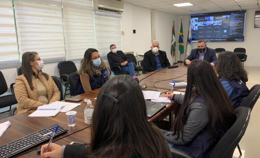 A Secretaria da Saúde do Paraná iniciou hoje (09) o trabalho de investigação ampliada de casos da variante Delta com a participação de uma equipe do Programa de Treinamento em Epidemiologia Aplicada aos Serviços do Sistema Único de Saúde (EpiSUS), do Ministério da Saúde  -  Curitiba, 09/07/2021   -  Foto: Nalu Lourençon/SESA