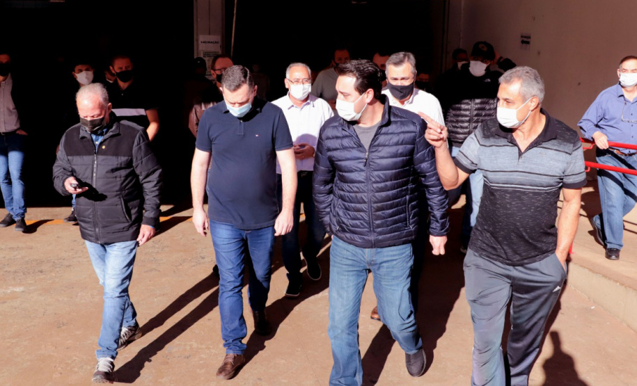 O governador Carlos Massa Ratinho Junior recebe a vacina contra coronavírus. Apucarana, 11/07/2021. Foto: AEN