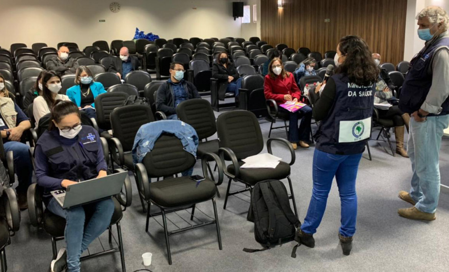 Equipes do Programa de Treinamento em Epidemiologia Aplicada aos Serviços do Sistema Único de Saúde, do Ministério da Saúde, seguem neste domingo (11) com o trabalho de coleta de dados e informações para a investigação sobre a circulação da variante Delta no Paraná. Nesta segunda-feira (12) terá início o trabalho de campo. -  Foto: SESA