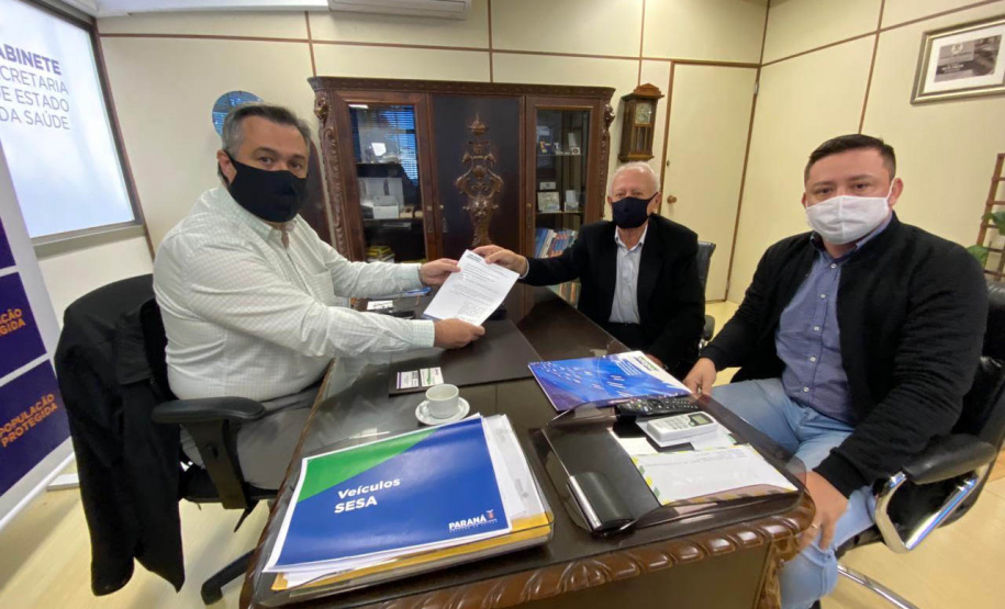 A parceria entre o Governo e o Sindicato das Empresas de Transporte Rodoviário Intermunicipal de Passageiros do Estado do Paraná (Rodopar) garantiu o deslocamento de mais de três milhões de exames RT-PCR coletados no Estado desde junho de 2020. - Curitiba, 12/07/2021 - Foto: Gustavo Marçal