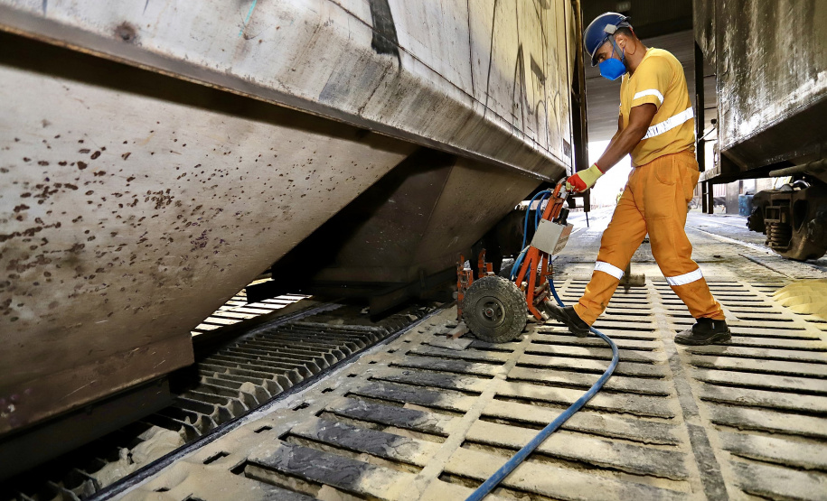 A quantidade de vagões e o volume de cargas movimentadas via ferrovia com origem ou destino ao Porto de Paranaguá aumentaram no primeiro semestre.
Foto: Claudio Neves/Portos do Paraná