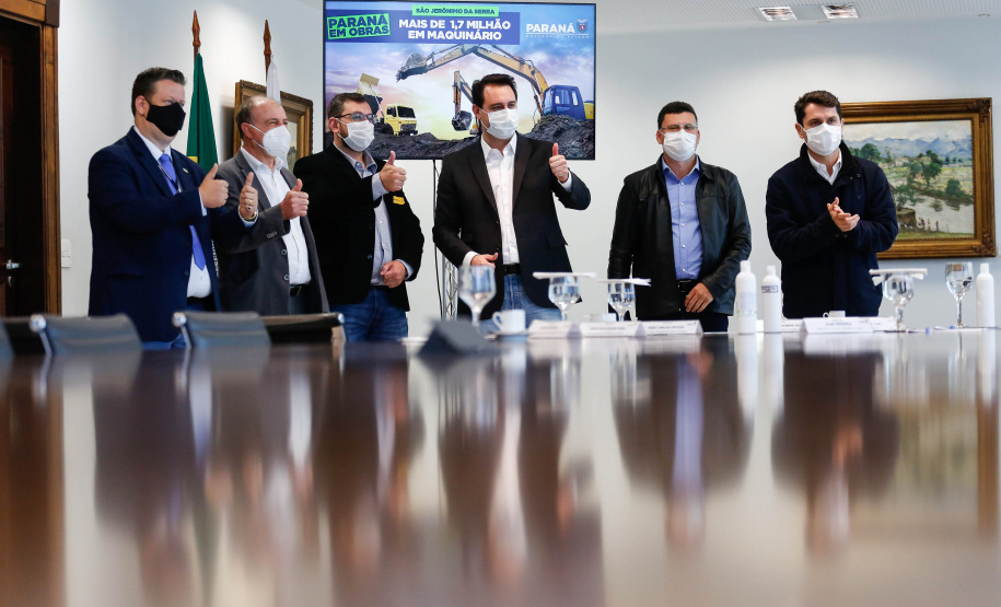 O governador Carlos Massa Ratinho Junior autorizou a liberação de R$ 1.704.800,00 para a compra de novos maquinários para São Jerônimo da Serra - Curitiba, 14/07/2021 - Foto: Jonathan Campos/AEN