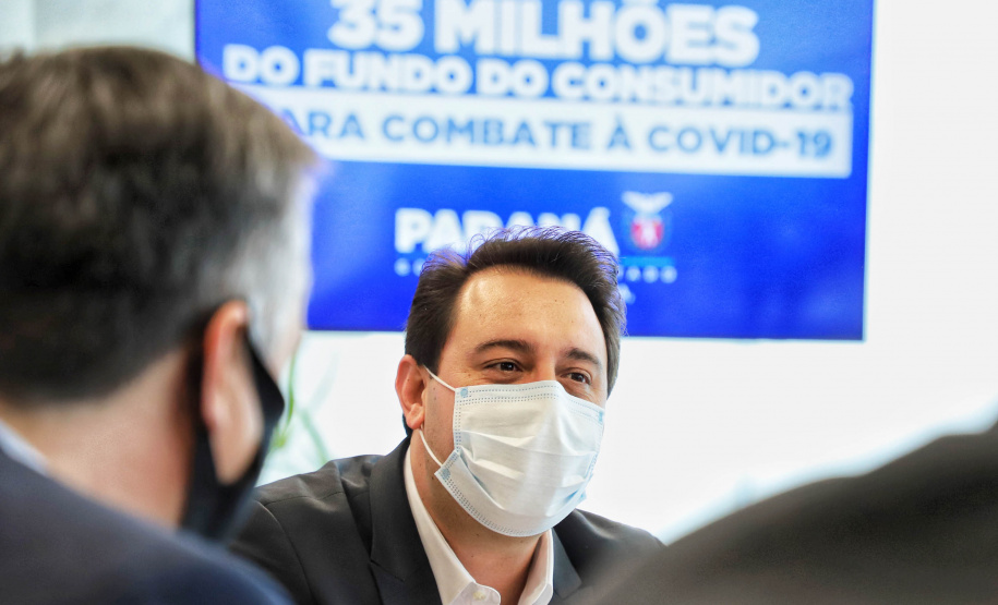 Mais de R$ 34 milhões arrecadados por infrações ao Código de Defesa do Consumidor serão revertidos em investimentos nas áreas da saúde e assistência social. A transferência foi autorizada nesta quarta-feira (14) pelo governador Carlos Massa Ratinho Junior, e é fruto da Lei 20.532/2021, que autoriza a transferência de 95% dos recursos do Fundo Estadual de Defesa do Consumidor (Fecon) para as duas áreas até o fim da pandemia no Paraná - Curitiba, 14/07/2021 - Foto: José Fernando Ogura/AEN