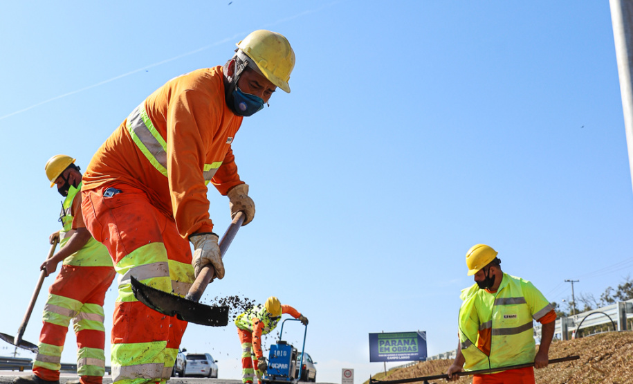 Novo viaduto melhora mobilidade na BR-277 e traz mais segurança a moradores de Campo Largo. A obra foi inaugurada oficialmente nesta quarta-feira (14) pelo governador Carlos Massa Ratinho Junior. - Curitiba, 14/07/2021 - foto: Rodrigo Félix Leal