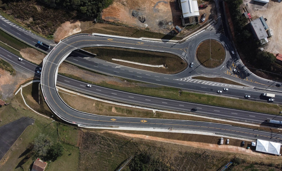 Nova interseção do Jardim Guarany, no km 104 da BR-277, em Campo Largo Foto: Jonathan Campos/AEN