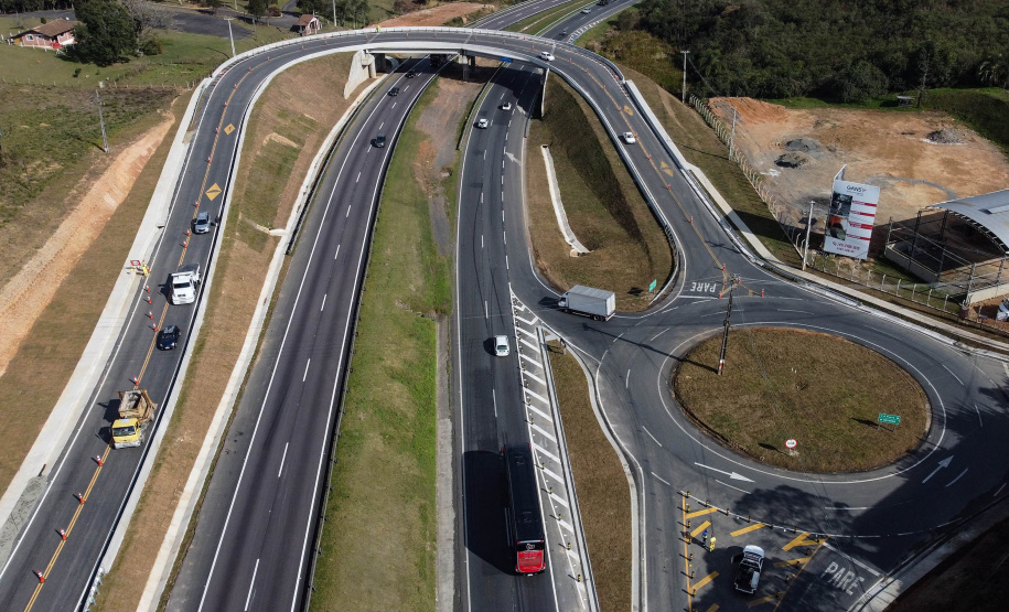 Nova interseção do Jardim Guarany, no km 104 da BR-277, em Campo Largo Foto: Jonathan Campos/AEN