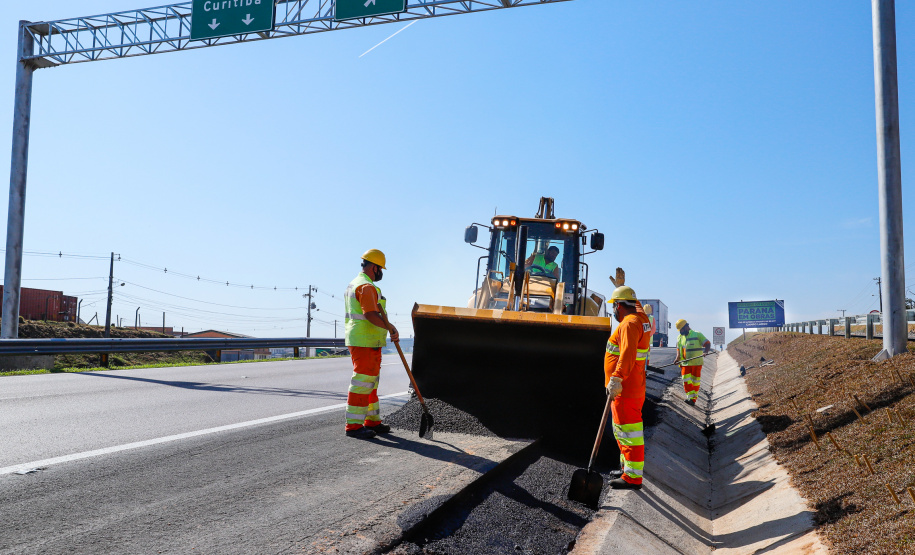 Novo viaduto melhora mobilidade na BR-277 e traz mais segurança a moradores de Campo Largo. A obra foi inaugurada oficialmente nesta quarta-feira (14) pelo governador Carlos Massa Ratinho Junior. - Curitiba, 14/07/2021 - foto: Rodrigo Félix Leal
