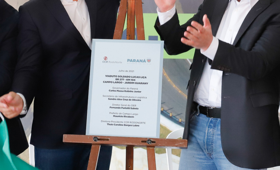 Novo viaduto melhora mobilidade na BR-277 e traz mais segurança a moradores de Campo Largo. A obra foi inaugurada oficialmente nesta quarta-feira (14) pelo governador Carlos Massa Ratinho Junior. - Curitiba, 14/07/2021 - foto: Rodrigo Félix Leal