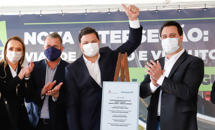 Novo viaduto melhora mobilidade na BR-277 e traz mais segurança a moradores de Campo Largo. A obra foi inaugurada oficialmente nesta quarta-feira (14) pelo governador Carlos Massa Ratinho Junior. - Curitiba, 14/07/2021 - foto: Rodrigo Félix Leal