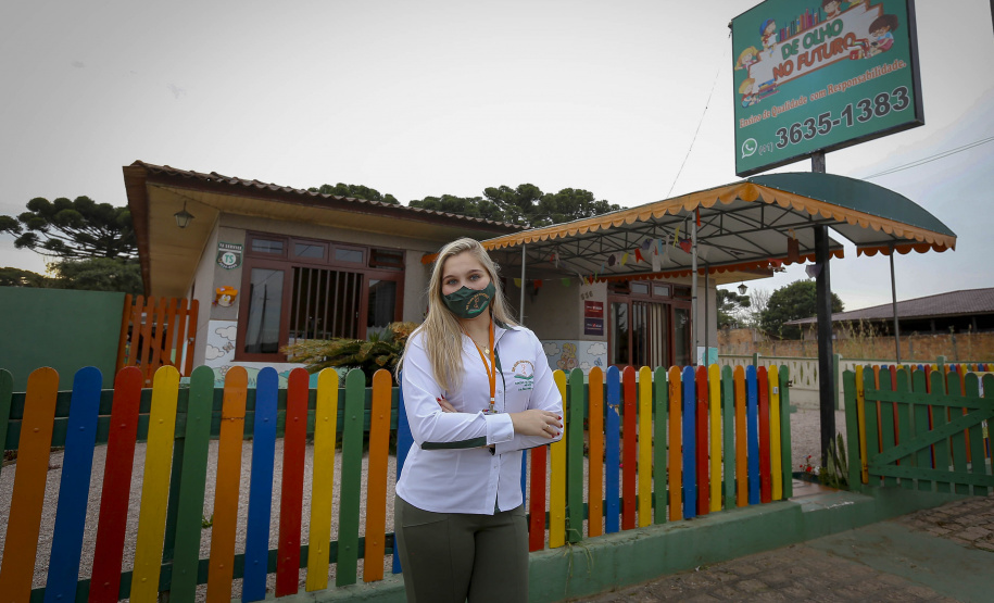 Banco da Mulher Paranaense beneficiou mais de 5 mil empreendedoras
A “Escola De Olho no Futuro” reabriu em outubro de 2020 somente com aulas extracurriculares. Neste ano, com todos os funcionários vacinados contra a Covid-19, retomou as aulas presenciais. 
Foto Gilson Abreu