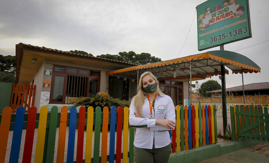 Banco da Mulher Paranaense beneficiou mais de 5 mil empreendedoras
A “Escola De Olho no Futuro” reabriu em outubro de 2020 somente com aulas extracurriculares. Neste ano, com todos os funcionários vacinados contra a Covid-19, retomou as aulas presenciais. 
Foto Gilson Abreu