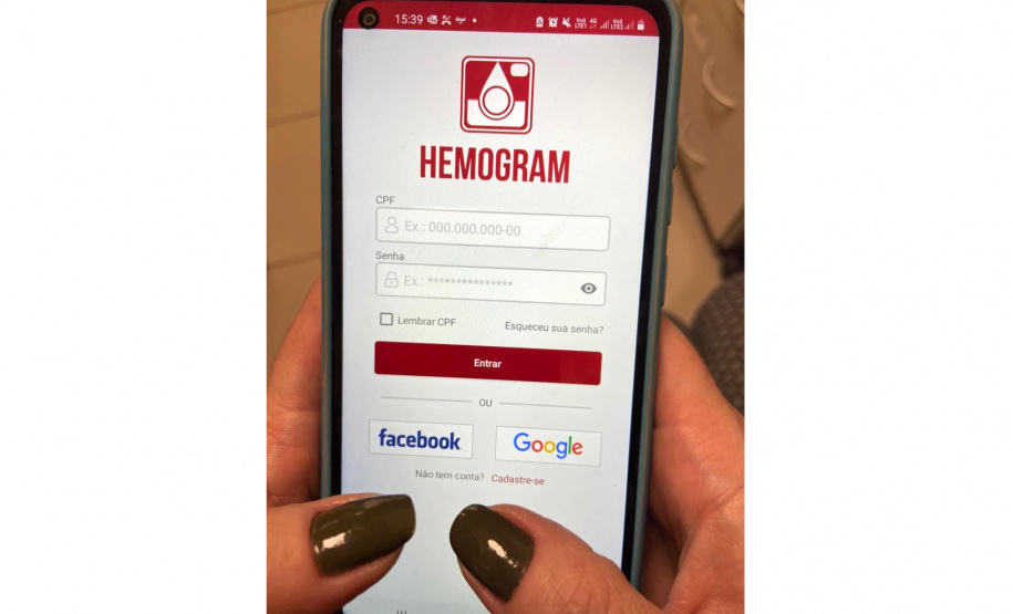 O Centro de Hematologia e Hemoterapia do Paraná (Hemepar) em parceria com o Instituto das Cidades Inteligentes (ICI), lançou uma nova versão do Hemogram, aplicativo colaborativo para celular que promove e incentiva a doação de sangue.  -  Curitiba, 15/07/2021  -   Foto: Hemepar/App Hemogram