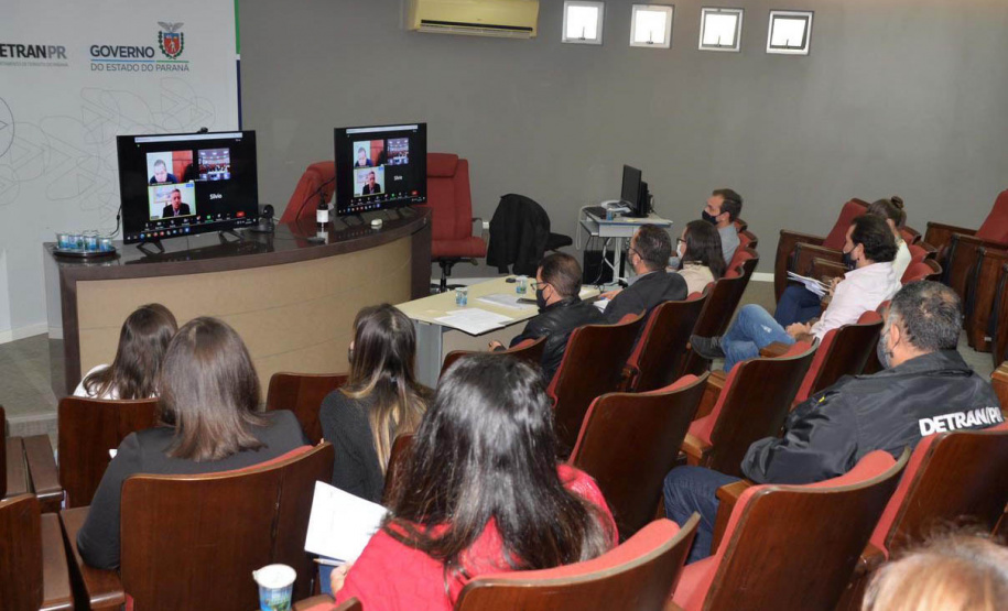 O Detran Paraná realizou nesta quinta-feira (15) a segunda audiência pública sobre o novo edital de credenciamento de clínicas médicas e psicológicas de trânsito. O edital está em fase de elaboração e o encontro serviu para orientações e troca de informações sobre as necessidades em relação aos serviços, e das clínicas para prestá-los. - Curitiba, 15/07/2021 - Foto: Pamella Garcia Rosa / DetranPR