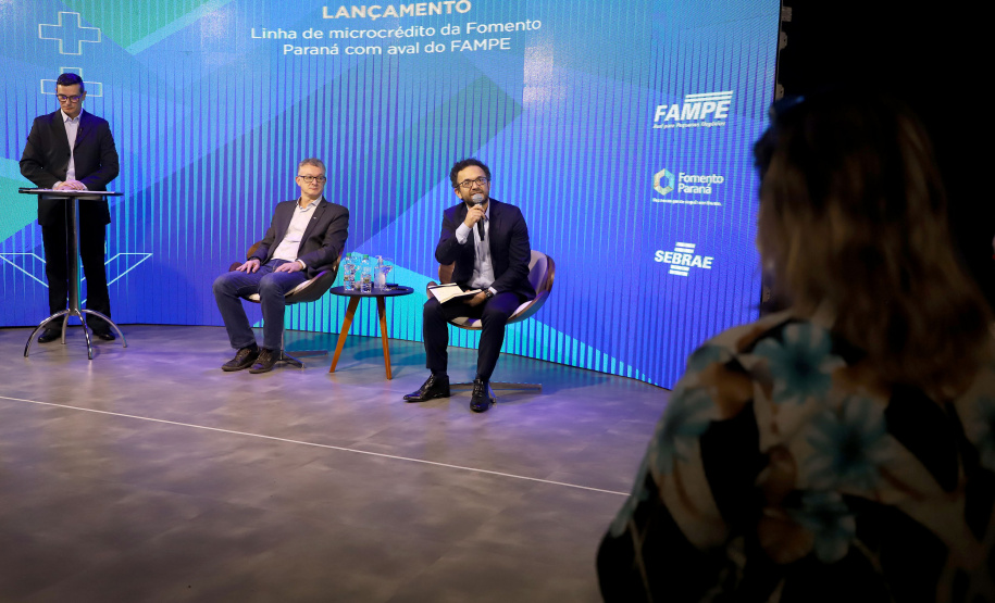 A Fomento Paraná formalizou uma parceria com o Sebrae para utilizar o Fundo de Aval às Micro e Pequenas Empresas (Fampe) como garantia nas operações de microcrédito contratadas pela instituição em todo o estado. A medida vai facilitar e ampliar o acesso ao crédito da instituição para micro e pequenos empreendedores.  -  Curitiba, 15/07/2021  -  Foto: Ari Dias/AEN