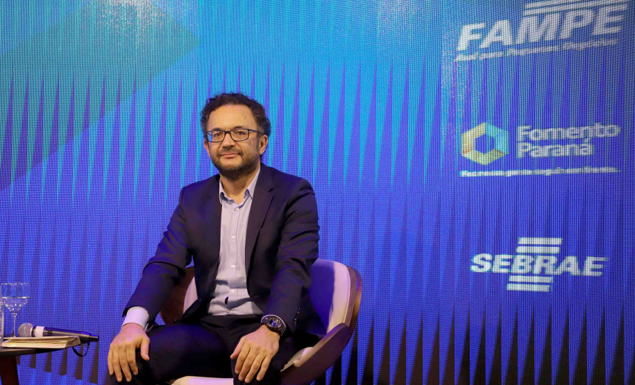A Fomento Paraná formalizou uma parceria com o Sebrae para utilizar o Fundo de Aval às Micro e Pequenas Empresas (Fampe) como garantia nas operações de microcrédito contratadas pela instituição em todo o estado. A medida vai facilitar e ampliar o acesso ao crédito da instituição para micro e pequenos empreendedores.  -  Curitiba, 15/07/2021  -  Foto: Ari Dias/AEN