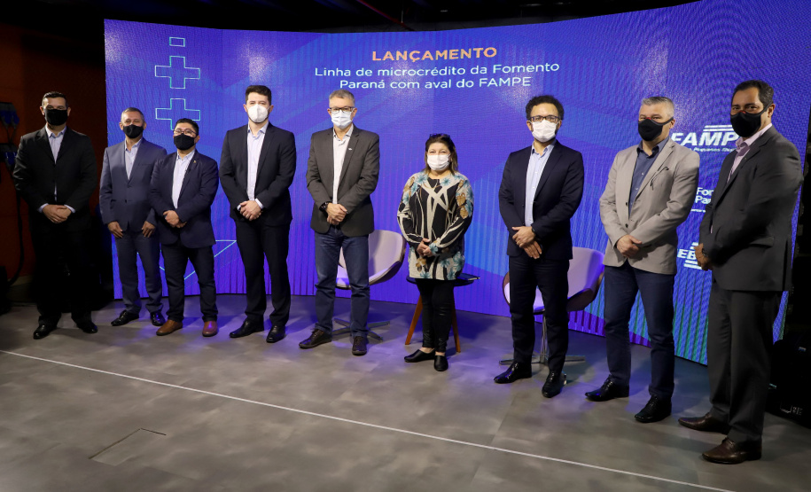 A Fomento Paraná formalizou uma parceria com o Sebrae para utilizar o Fundo de Aval às Micro e Pequenas Empresas (Fampe) como garantia nas operações de microcrédito contratadas pela instituição em todo o estado. A medida vai facilitar e ampliar o acesso ao crédito da instituição para micro e pequenos empreendedores.  -  Curitiba, 15/07/2021  -  Foto: Ari Dias/AEN