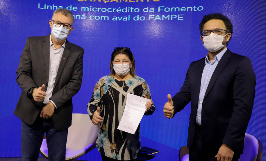 A Fomento Paraná formalizou uma parceria com o Sebrae para utilizar o Fundo de Aval às Micro e Pequenas Empresas (Fampe) como garantia nas operações de microcrédito contratadas pela instituição em todo o estado. A medida vai facilitar e ampliar o acesso ao crédito da instituição para micro e pequenos empreendedores.  -  Curitiba, 15/07/2021  -  Foto: Ari Dias/AEN
