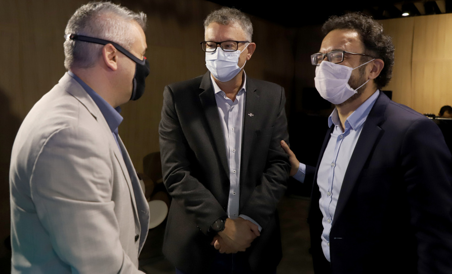 A Fomento Paraná formalizou uma parceria com o Sebrae para utilizar o Fundo de Aval às Micro e Pequenas Empresas (Fampe) como garantia nas operações de microcrédito contratadas pela instituição em todo o estado. A medida vai facilitar e ampliar o acesso ao crédito da instituição para micro e pequenos empreendedores.  -  Curitiba, 15/07/2021  -  Foto: Ari Dias/AEN