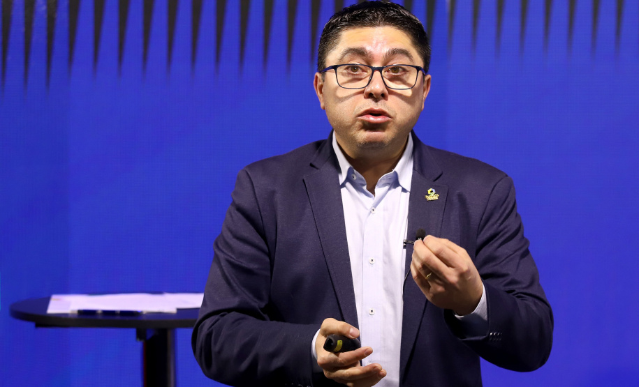 A Fomento Paraná formalizou uma parceria com o Sebrae para utilizar o Fundo de Aval às Micro e Pequenas Empresas (Fampe) como garantia nas operações de microcrédito contratadas pela instituição em todo o estado. A medida vai facilitar e ampliar o acesso ao crédito da instituição para micro e pequenos empreendedores.  -  Curitiba, 15/07/2021  -  Foto: Ari Dias/AEN