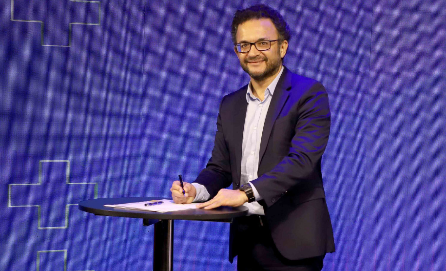 A Fomento Paraná formalizou uma parceria com o Sebrae para utilizar o Fundo de Aval às Micro e Pequenas Empresas (Fampe) como garantia nas operações de microcrédito contratadas pela instituição em todo o estado. A medida vai facilitar e ampliar o acesso ao crédito da instituição para micro e pequenos empreendedores.  -  Curitiba, 15/07/2021  -  Foto: Ari Dias/AEN