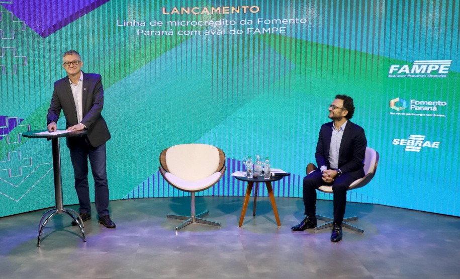 A Fomento Paraná formalizou uma parceria com o Sebrae para utilizar o Fundo de Aval às Micro e Pequenas Empresas (Fampe) como garantia nas operações de microcrédito contratadas pela instituição em todo o estado. A medida vai facilitar e ampliar o acesso ao crédito da instituição para micro e pequenos empreendedores.  -  Curitiba, 15/07/2021  -  Foto: Ari Dias/AEN