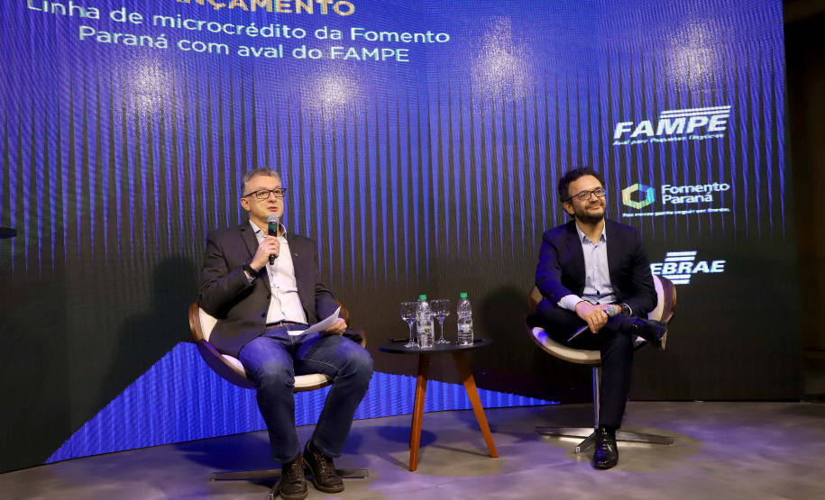A Fomento Paraná formalizou uma parceria com o Sebrae para utilizar o Fundo de Aval às Micro e Pequenas Empresas (Fampe) como garantia nas operações de microcrédito contratadas pela instituição em todo o estado. A medida vai facilitar e ampliar o acesso ao crédito da instituição para micro e pequenos empreendedores.  -  Curitiba, 15/07/2021  -  Foto: Ari Dias/AEN