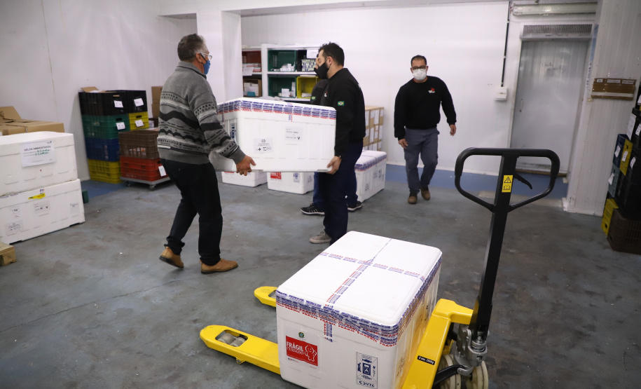 Municípios começam a receber nesta sexta mais vacinas contra a Covid-19 Foto: Ari Dias /AEN