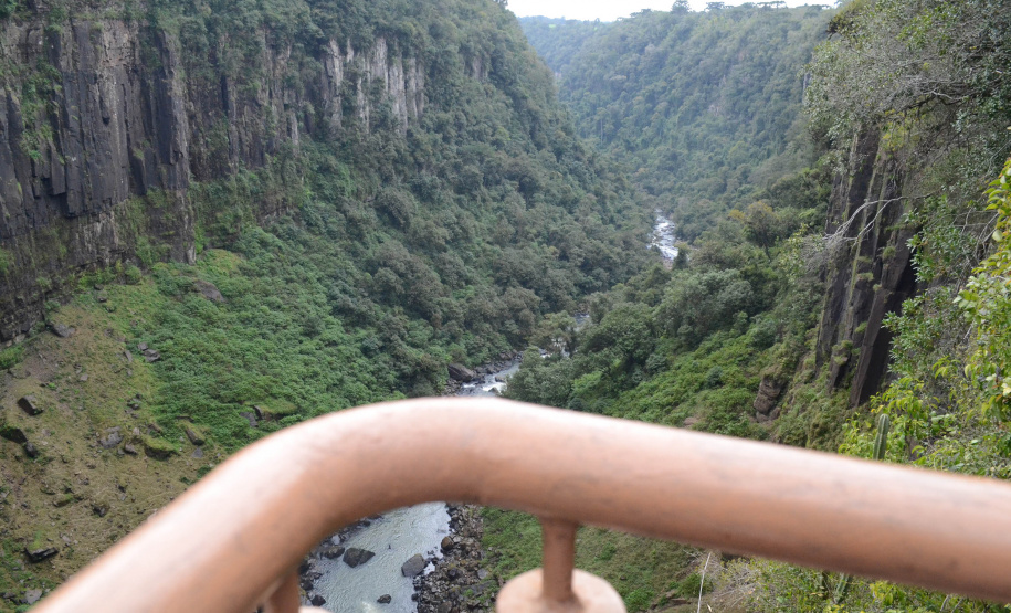 O Monumento Natural Estadual Salto São João, localizado no município de Prudentópolis, região Centro-sul do Estado, recebeu nessa quinta-feira (15) o seu Plano de Manejo - documento com normas para utilização dos atrativos naturais, visando a proteção ambiental do local.  -  Curitiba, 15/07/2021  -  Foto: SEDEST
