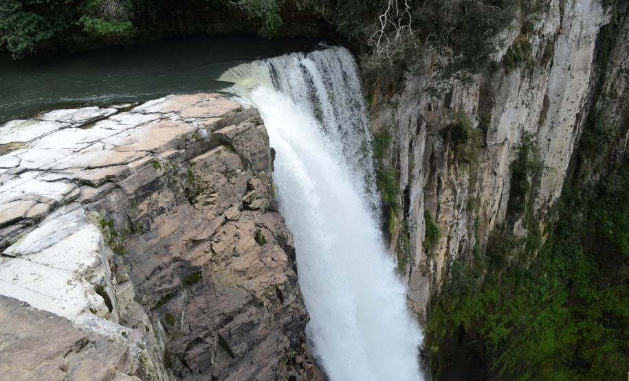 O Monumento Natural Estadual Salto São João, localizado no município de Prudentópolis, região Centro-sul do Estado, recebeu nessa quinta-feira (15) o seu Plano de Manejo - documento com normas para utilização dos atrativos naturais, visando a proteção ambiental do local.  -  Curitiba, 15/07/2021  -  Foto: SEDEST