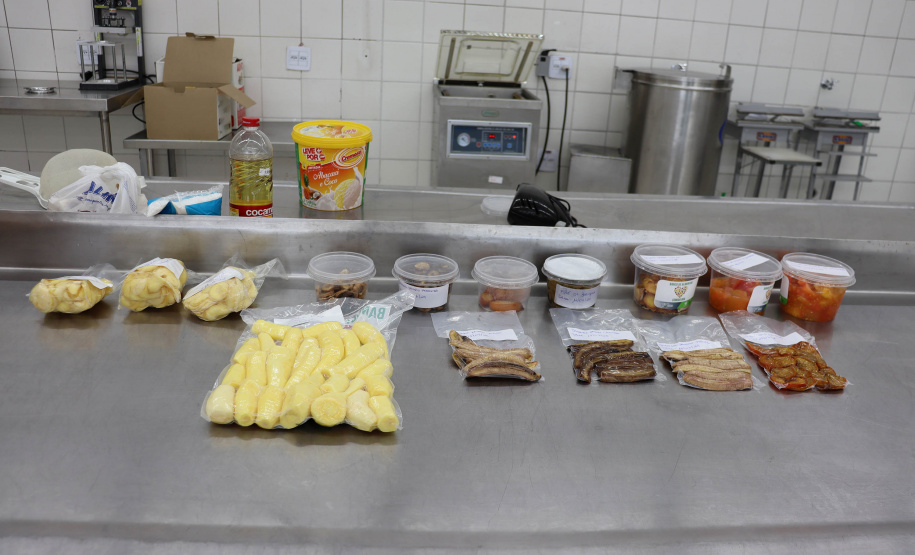 Banco de Alimentos da Ceasa Curitiba recebe curso de desidratação de hortigranjeiros
Foto: Ceasa Paraná / Karin Jaqueline de Paula