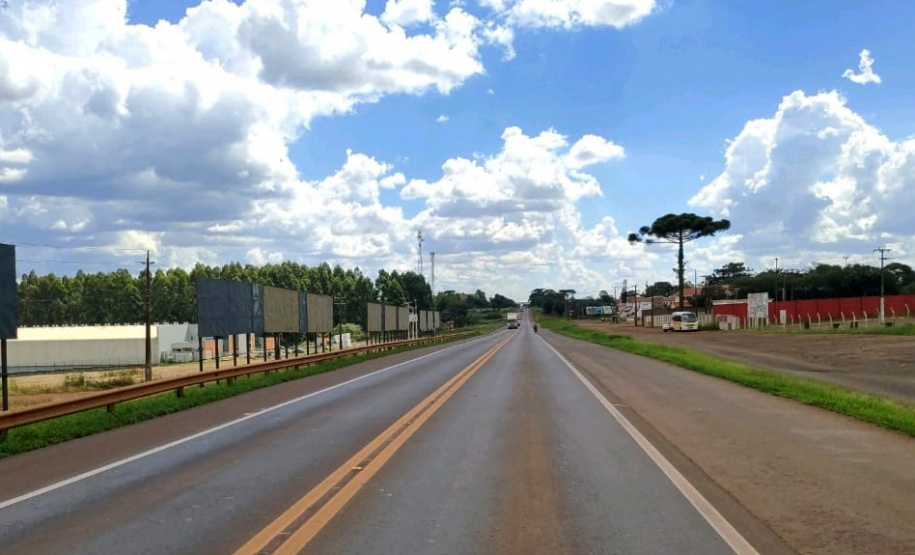 As obras de duplicação da BR-277 em Cascavel, na Região Oeste, vão começar na próxima terça-feira (20). O projeto consiste na ampliação de 5,81 quilômetros da rodovia, do km 574,4 ao km 580,2, entre o posto da Polícia Rodoviária Federal (PRF) e a Ferroeste. - Foto: DER