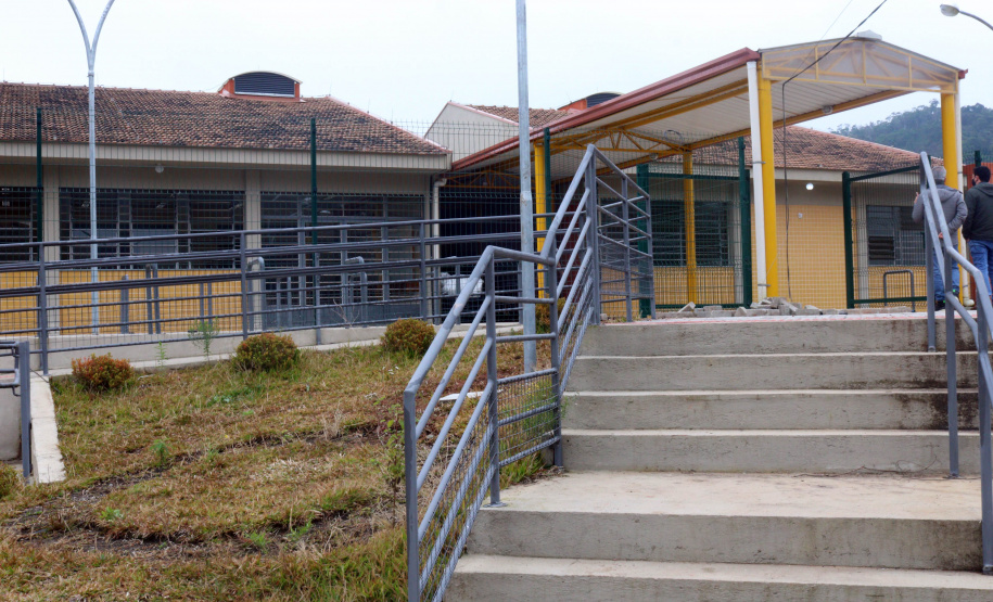 O Instituto Paranaense de Desenvolvimento Educacional – Fundepar, inicia a entrega de móveis, materiais e equipamentos para o novo prédio do Colégio Estadual do Campo Danilo Zanona Ribeiro em Ribeirão Grande, Campina Grande do Sul, Região Metropolitana de Curitiba. Foto: Fundepar