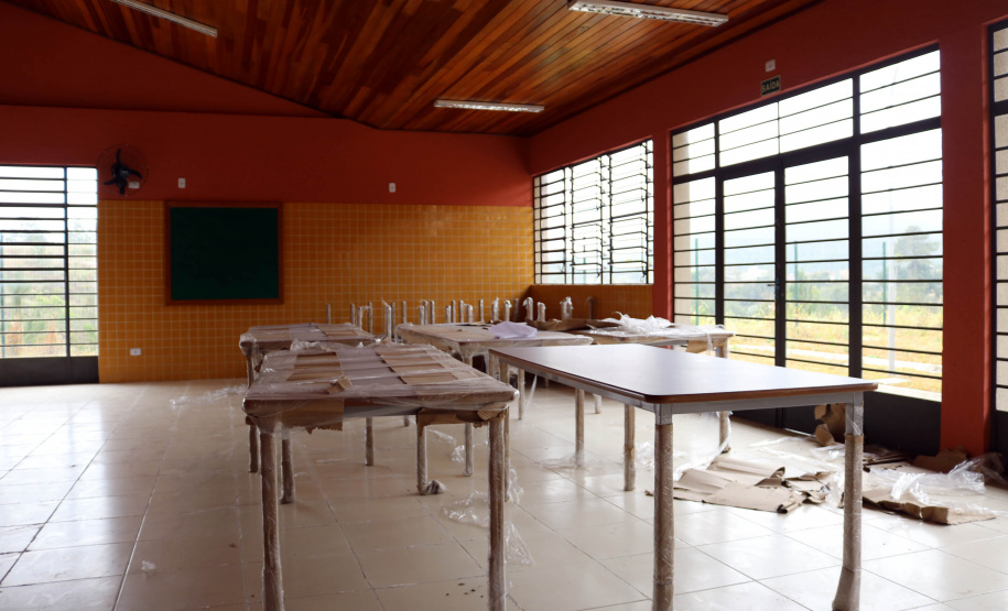 O Instituto Paranaense de Desenvolvimento Educacional – Fundepar, inicia a entrega de móveis, materiais e equipamentos para o novo prédio do Colégio Estadual do Campo Danilo Zanona Ribeiro em Ribeirão Grande, Campina Grande do Sul, Região Metropolitana de Curitiba. Foto: Fundepar