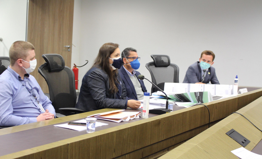 O Secretário da Segurança Pública do Paraná, Romulo Marinho Soares, recebeu, nesta semana, o reitor da Universidade Estadual de Ponta Grossa (UEPG), professor Miguel Sanches Neto e o Deputado Estadual Rodrigo Stacho para continuidade de tratativas referente à implantação do Instituto Médico Legal (IML) no campus da UEPG.  -  Curitiba, 16/07/2021  -  Foto: SESP-PR